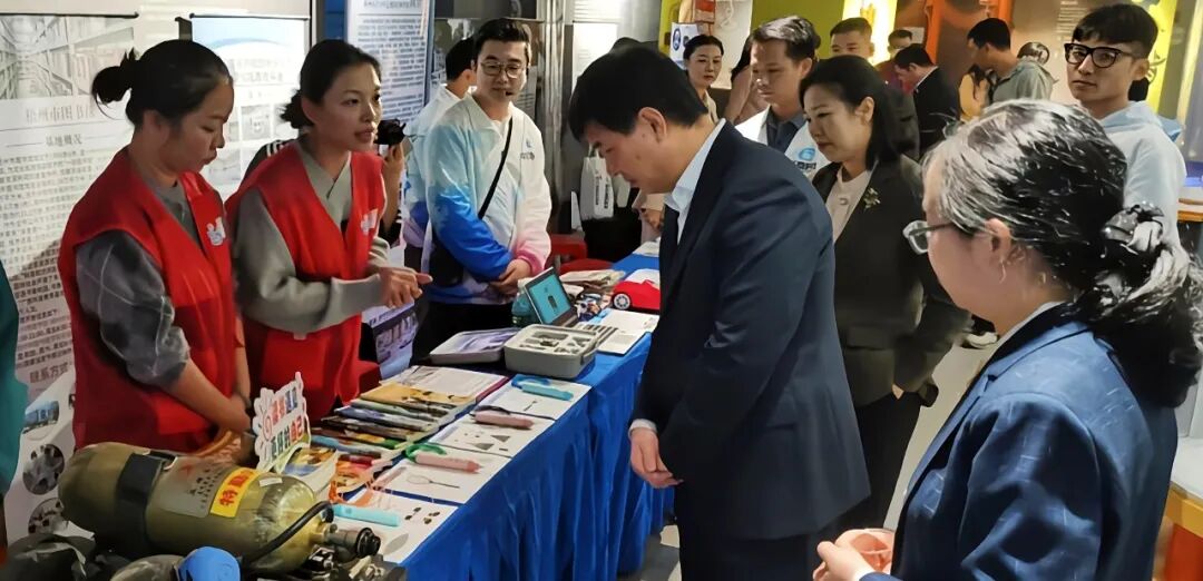 从书页到指尖：“科普书香·智惠梧州”阅读推广活动让科学触手可及